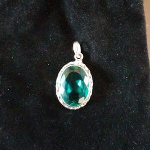 Sterling silver and Green quartz pendant